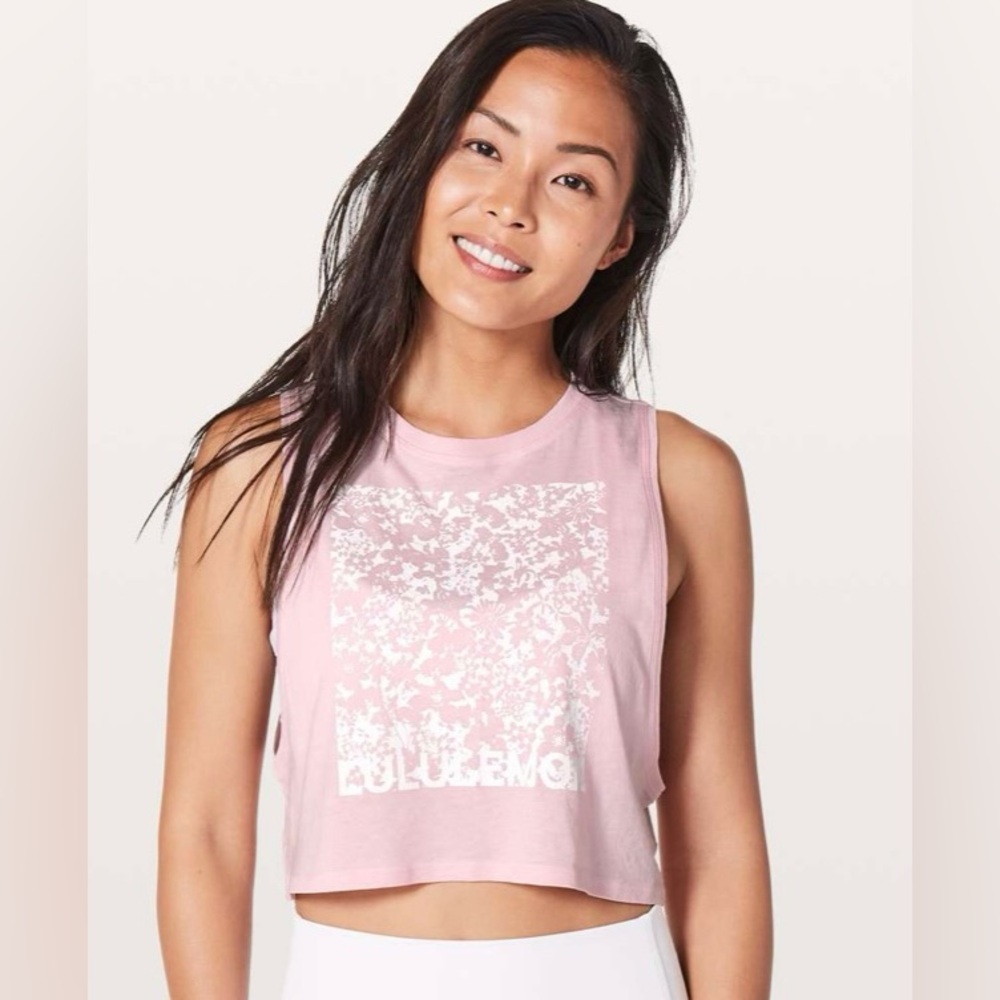 Lululemon special addition muscle love crop tank size 6 petals